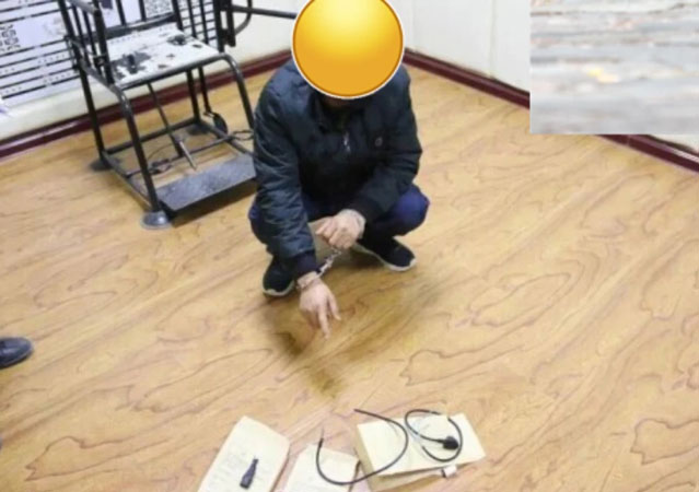 12歲男孩偷手機(jī)被父親毆打身亡1.jpg