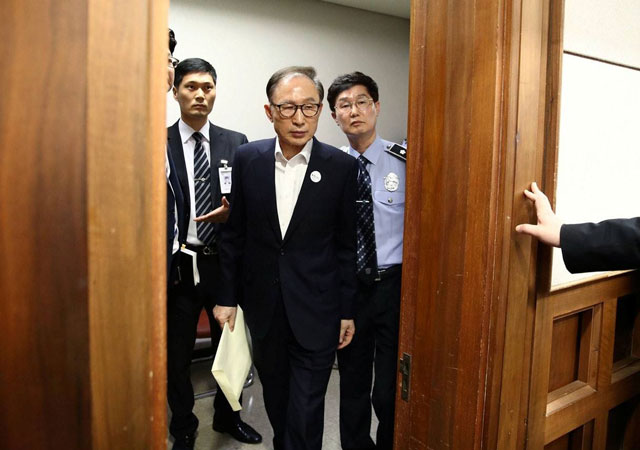 李明博獲刑17年.jpg