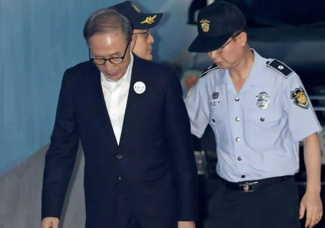 李明博獲刑17年1.jpg