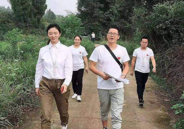 四川一工商聯(lián)副主席被人持刀刺死2.jpg