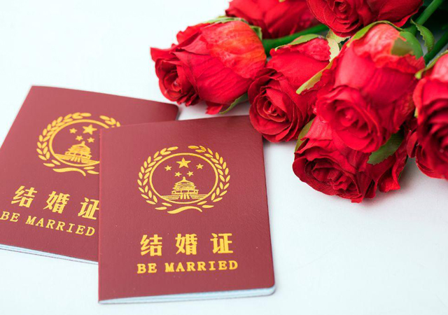 政協(xié)委員建議法定結(jié)婚年齡降至18歲4.jpg