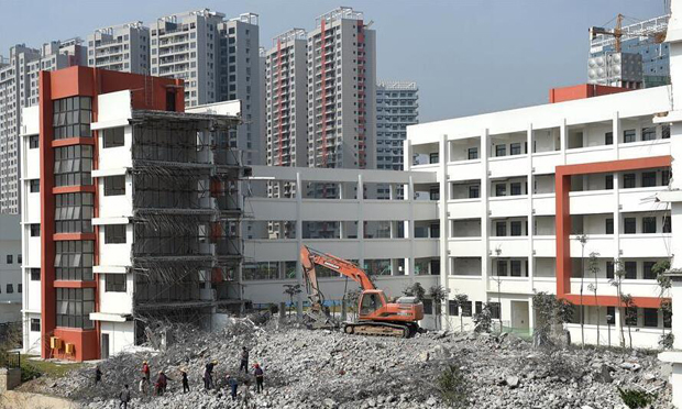 廣西南寧一教學(xué)樓剛建好就被拆除引熱