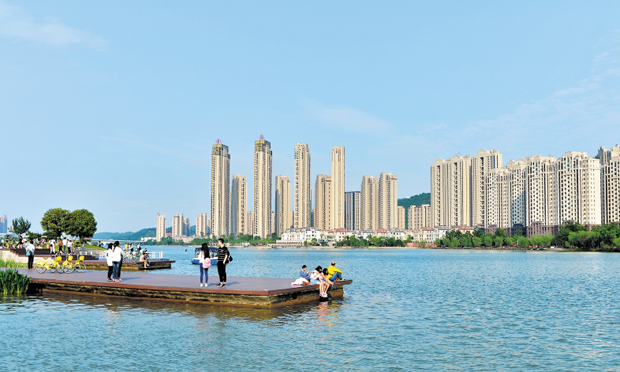 房地產(chǎn)開發(fā)三大指標(biāo)同步放緩，業(yè)內(nèi)稱樓市拐點(diǎn)已至