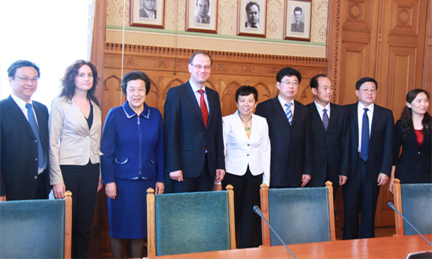 吳愛英率團(tuán)訪問印尼、新西蘭 加強(qiáng)合作交流