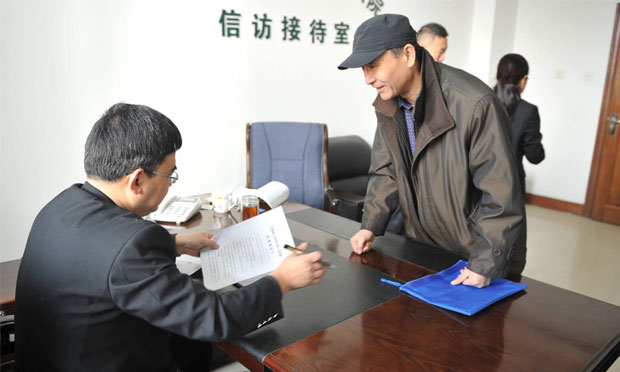 國家信訪局發(fā)布《依法分類處理信訪訴求工作規(guī)則》 對群眾信訪不能“踢皮球”