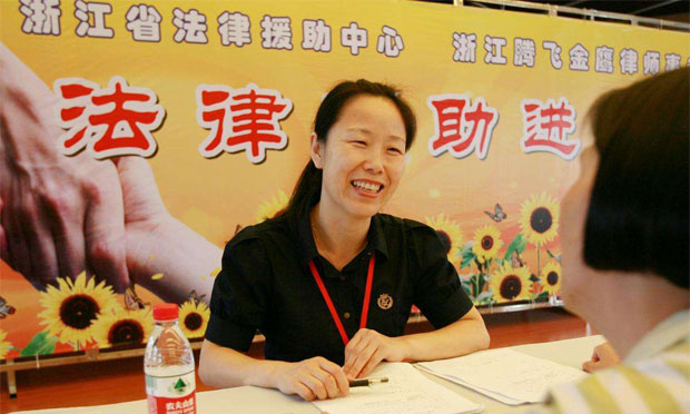 法律援助值班律師制度建立，有利于完善法治，彰顯司法人權(quán)