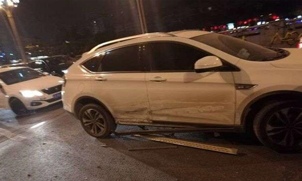 克隆出租連撞6車 如何認(rèn)定以危險(xiǎn)方法危害公共安全罪