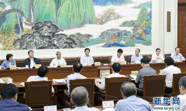 全國人民代表大會常務(wù)委員會關(guān)于全面加強(qiáng)生態(tài)環(huán)境保護(hù)依法推動打好污染防治攻堅(jiān)戰(zhàn)的決議